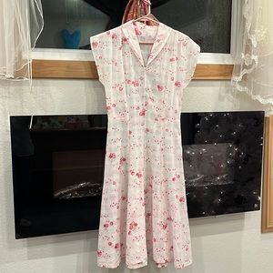 Vintage.  Beautiful light pink dress. With side zipper. Ladies small/medium